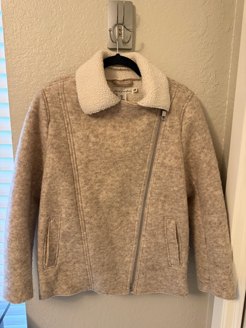 H&M Beige Cream Sherpa Collar Jacket